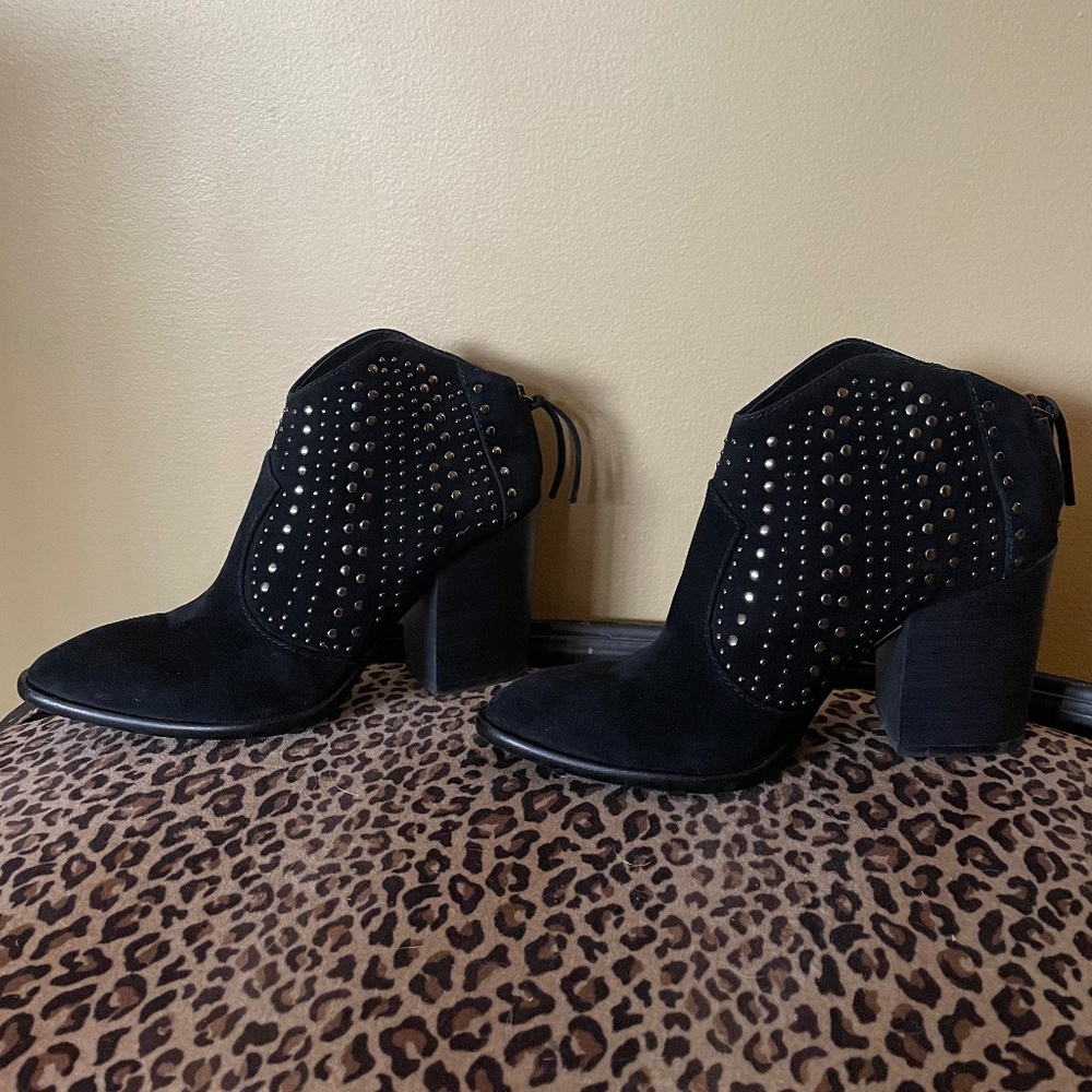 Vince Camuto “Tippie” Black Suede Leather Silver Stud Ankle Bootie Boots - Picture 5 of 16